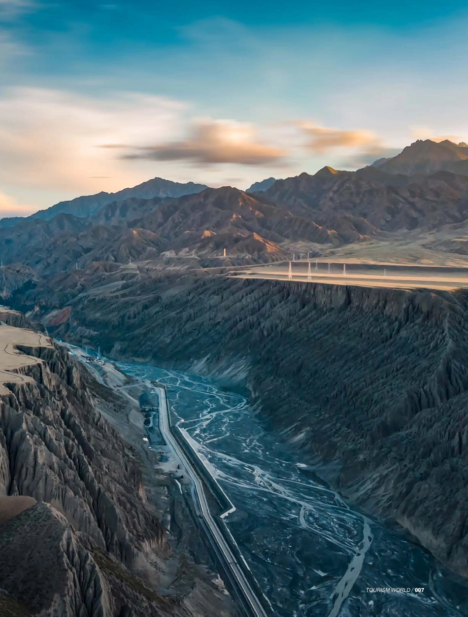 穿行独库公路 我们热泪盈眶.pdf_第2页