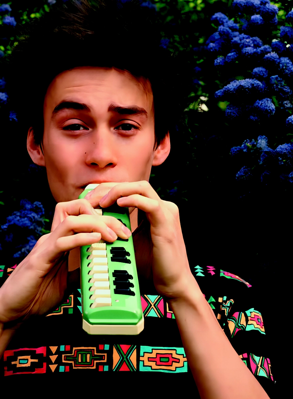 雅克·科里尔 卧室中诞生的格莱美传奇.pdf_第2页